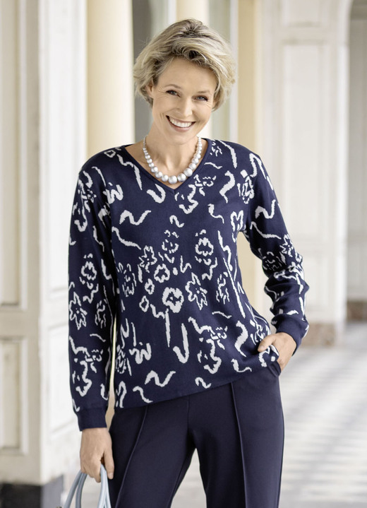 Pullover & Strickmode - Pullover in Jacquard-Dessin, in Größe 038 bis 054, in Farbe MARINE-WOLLWEISS Ansicht 2