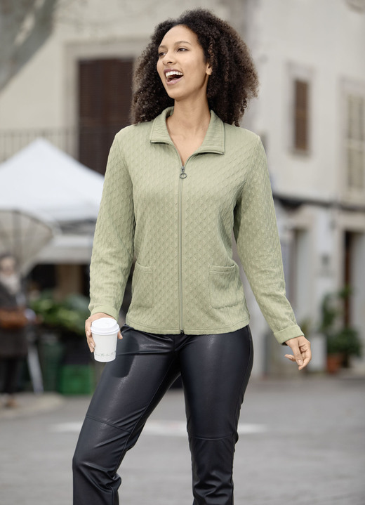 Langarm - Blusenjacke mit aufgesetzten Taschen, in Größe 036 bis 052, in Farbe PISTAZIE Ansicht 2