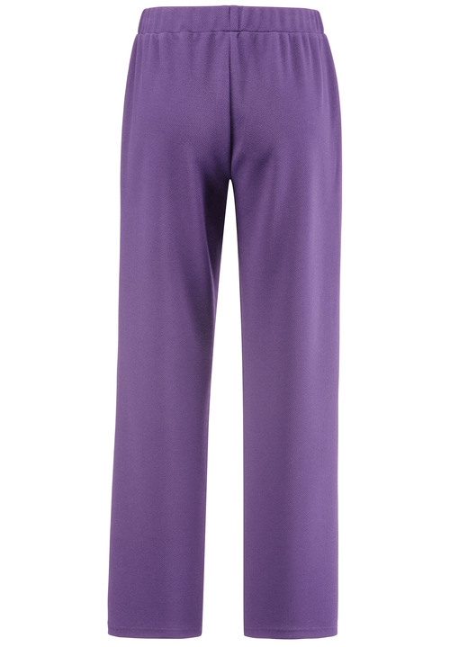 Hosen in Schlupfform - Hose mit dekorativen Zierknöpfen, in Größe 019 bis 054, in Farbe PFLAUME Ansicht 2