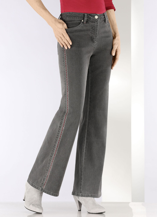 Hosen mit Knopf- und Reißverschluss - Jeans mit Ziersteppungen im Ethno-Stil Ansicht 7 Hosen mit Knopf- und Reißverschluss - Jeans mit Ziersteppungen im Ethno-Stil, in Größe 017 bis 050, in Farbe JEANSBLAU Ansicht 7