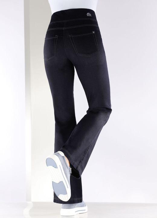 Hosen in Schlupfform - Yoga-Jeans mit ausgestellter Fußweite , in Größe 017 bis 050, in Farbe DUNKELBLAU Ansicht 4