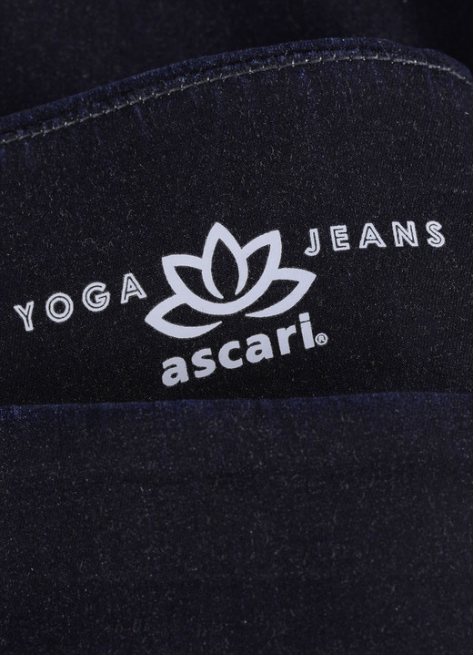 Hosen in Schlupfform - Yoga-Jeans mit ausgestellter Fußweite , in Größe 017 bis 050, in Farbe DUNKELBLAU Ansicht 5