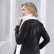 Kurz - Fleecejacke im aktuellen Materialmix – Farbe SCHWARZ-NATURWEISS – Ansicht 3 Kurz - Fleecejacke im aktuellen Materialmix, in Größe 034 bis 050, in Farbe SCHWARZ-NATURWEISS – Farbe SCHWARZ-NATURWEISS – Ansicht 3