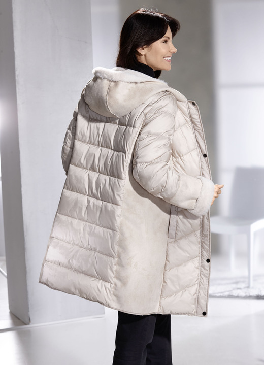 Wintermäntel - Kurzmantel in aktuellem Materialmix, in Größe 036 bis 052, in Farbe BEIGE Ansicht 2