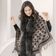 Ponchos - Poncho mit trendstarkem Hahnentritt-Dessin, in Farbe CAMEL-SCHWARZ – Farbe CAMEL-SCHWARZ – Ansicht 1