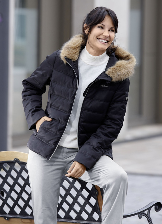 Winterjacken - Kurzjacke mit abnehmbarem Kunstpelz-Besatz, in Größe 036 bis 050, in Farbe SCHWARZ Ansicht 3