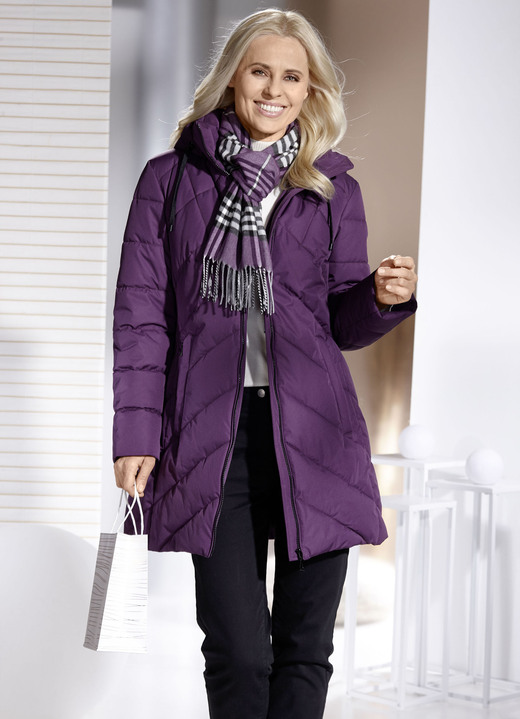 Jacken & Mäntel - Funktionsjacke mit abnehmbarer Kapuze, in Größe 038 bis 060, in Farbe AMETHYST Ansicht 3