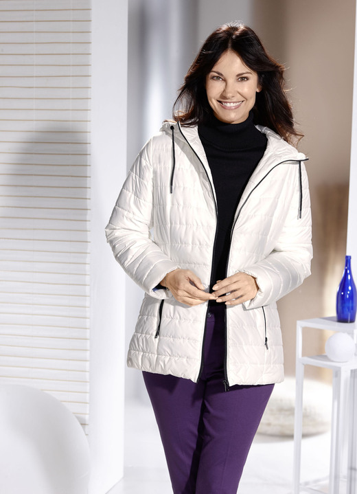 Winterjacken - Jacke mit fester Kapuze, in Größe 036 bis 052, in Farbe WEISS Ansicht 3