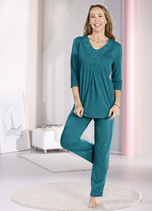 Schlafanzüge & Shortys - Laurina Schlafanzug mit großzügiger Motivspitze, in Größe 036 bis 054, in Farbe PETROL Ansicht 2