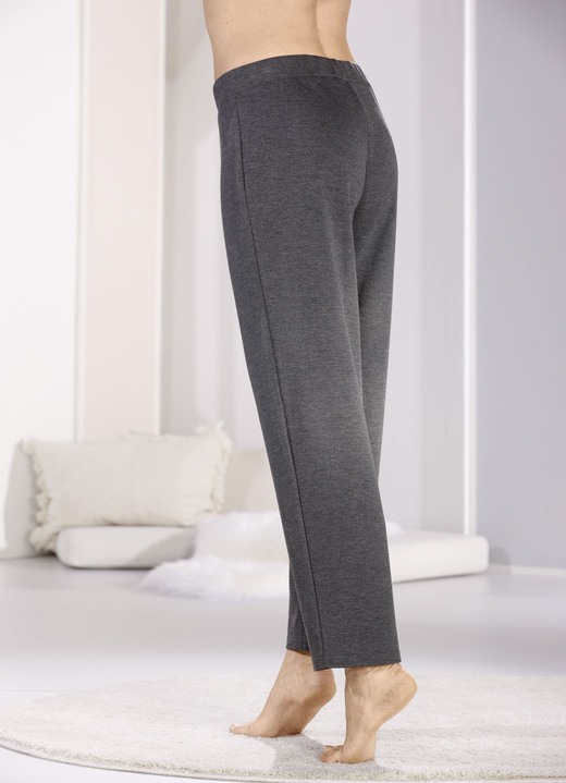 Damen - Zweierpack Schlaf- und Freizeithosen, in Größe 036 bis 058, in Farbe 1X BEIGE, 1X GRAU MELIERT Ansicht 4