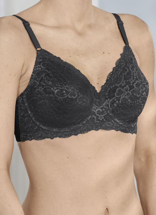 Damen - Triumph-Compliment Bügel-BH mit hübscher Spitze, in Größe 075 bis 105, in Cup C, in Farbe PUDER Ansicht 4