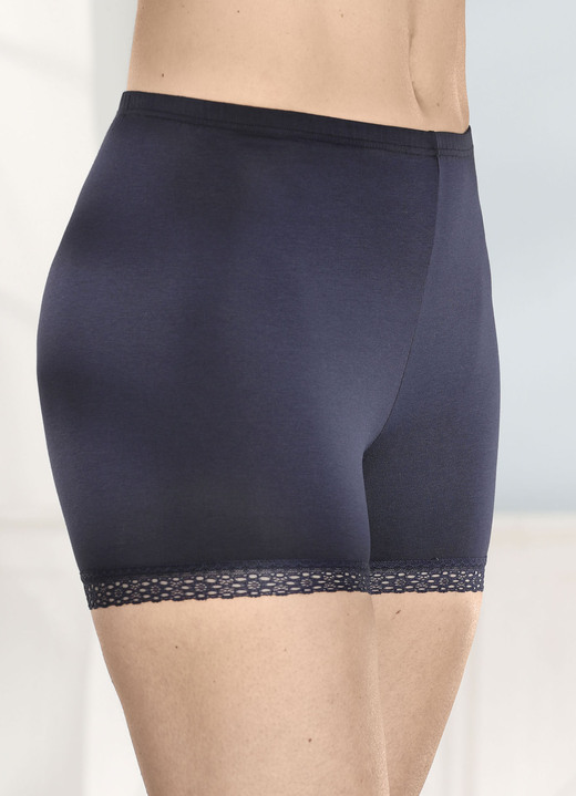 Slips - Dreierpack Pants mit Elastikspitze an den Beinabschlüssen, in Größe 038 bis 052, in Farbe 2X MARINE, 1X WEISS Ansicht 2