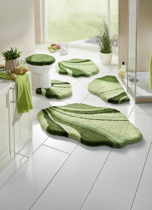 Badgarnituren - Tolle Badgarnitur in barfußweicher Qualität, in Größe 100 (Vorleger halbrund, 50/ 80 cm) bis 112 (WC-Deckelbezug, 47/ 50 cm), in Farbe BLAU Ansicht 4