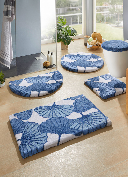 Badgarnituren - Badgarnitur mit Ginkgoblätter-Motiv, in Größe 100 (Vorleger halbrund, 50/ 80 cm) bis 112 (WC-Deckelbezug, 47/ 50 cm), in Farbe BLAU Ansicht 2