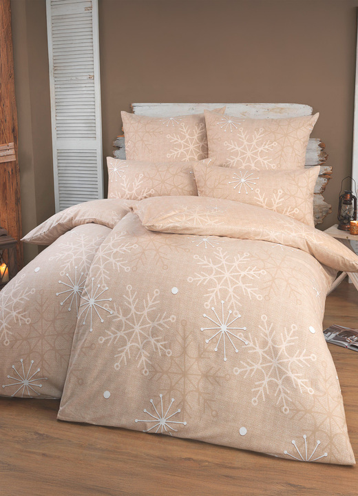 Weihnachten - Florella Bettwäsche-Garnitur mit Schneeflocken und Eiskristalle, in Größe 111 (40/80 cm + 135/200 cm) bis 115 (80/80 cm + 155/220 cm), in Farbe BEIGE Ansicht 1