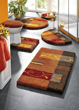 Badgarnituren - Supersoft Badgarnitur mit rutschhemmender Latexierung, in Größe 100 (Vorleger halbrund, 50/ 80 cm) bis 112 (Deckelbezug mit Kordel, 47/ 50 cm), in Farbe ROT – Farbe TERRA – Ansicht 