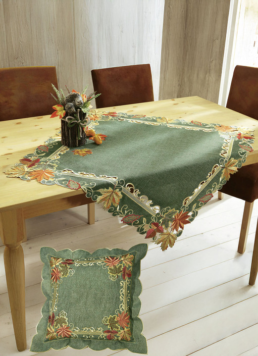 Heimtextilien - Tisch- und Raumdekoration mit Herbstlaub-Stickereien, in Größe 101 (Läufer oval, 30x 70 cm) bis 404 (Kissenhülle, 40x 40 cm), in Farbe GRÜN Ansicht 2