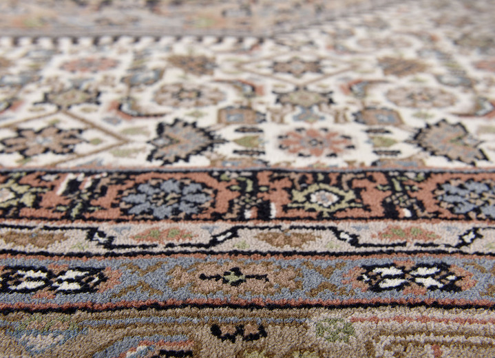 Teppiche - Handgetuftete Brücken und Teppiche aus 100% Schurwolle, in Größe 101 (Brücke, 40x 60 cm) bis 292 (Teppich, 250x350 cm), in Farbe BEIGE, in Ausführung Qualität Klassik Ansicht 1