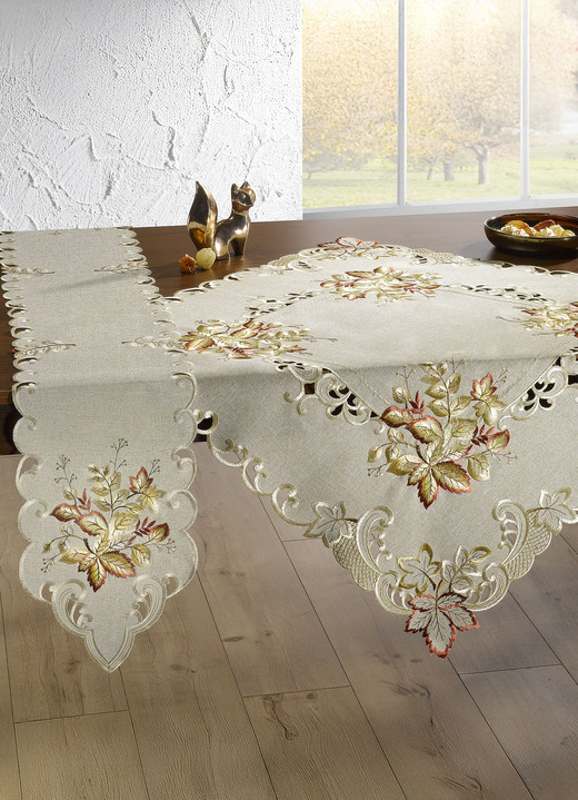 Heimtextilien - Filigran gearbeitete Tisch- und Raumdekoration, in Größe 101 (Läufer oval, 30x 70 cm) bis 404 (Kissenbezug, 40x 40 cm), in Farbe ECRU Ansicht 4