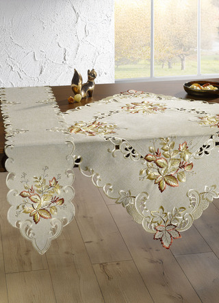 Heimtextilien - Filigran gearbeitete Tisch- und Raumdekoration, in Größe 101 (Läufer oval, 30x 70 cm) bis 404 (Kissenbezug, 40x 40 cm), in Farbe ECRU – Farbe GRÜN – Ansicht 