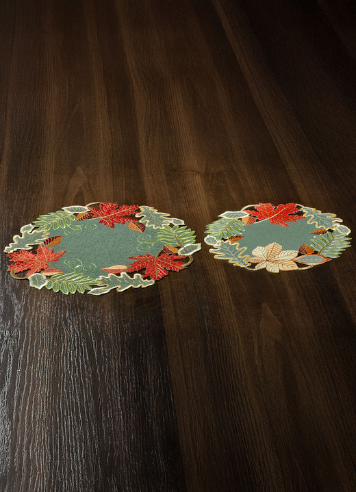 Heimtextilien - Herbstliche Tisch- und Raumdekoration mit Blattmotiven, in Größe 101 (Deckchen, 35x 50 cm) bis 404 (Kissenbezug, 40x 40 cm), in Farbe WEISS-BUNT Ansicht 3