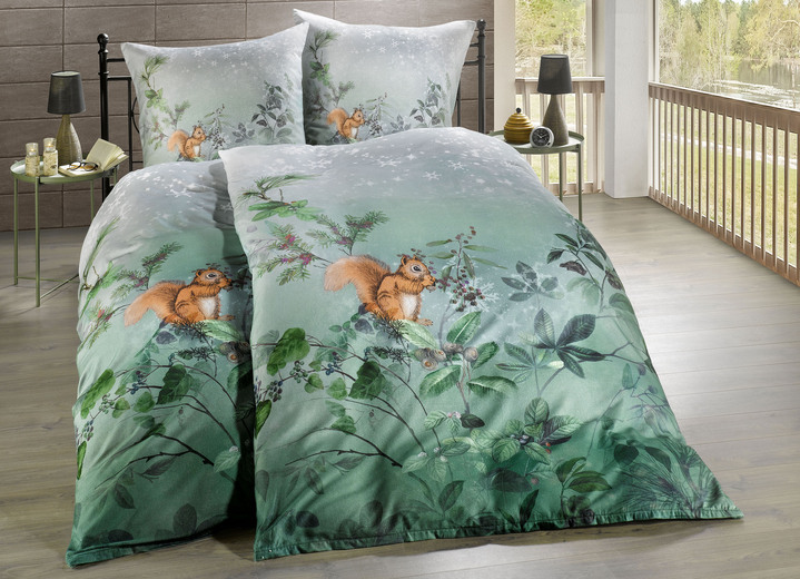 Bettwäschegarnituren - Bettwäsche-Garnitur mit Eichhörnchen-Motiv, in Größe 112 (80x80 cm + 135x200 cm) bis 115 (80x80 cm + 155x220 cm), in Farbe TANNE Ansicht 2