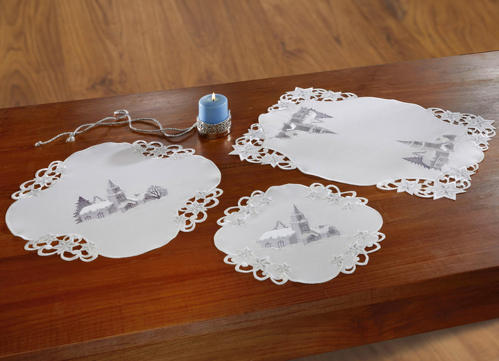 Heimtextilien - Tischdecke mit romantischem Winterdorf-Dessin, in Größe 101 (2x Platzset, 35x 50 cm) bis 404 (Kissenbezug, 40x 40 cm), in Farbe WOLLWEISS Ansicht 4