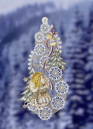 Fensterbild aus echter Plauener Spitze