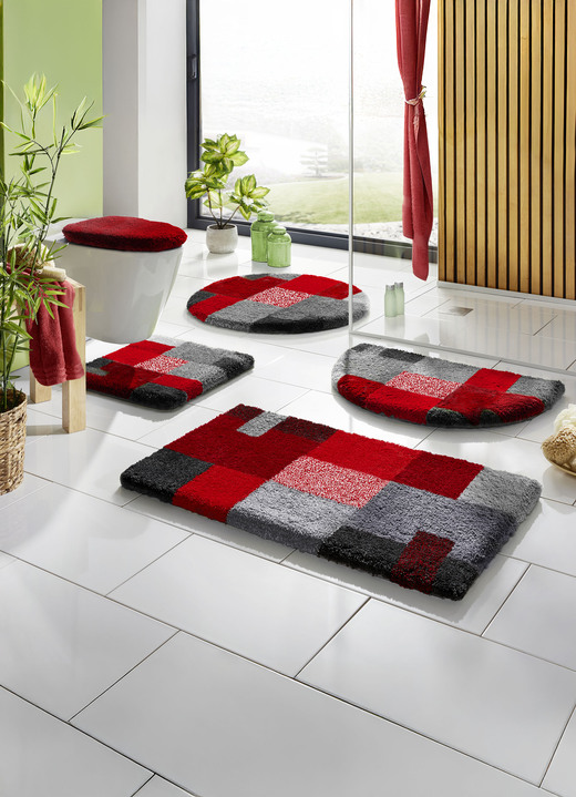 Badgarnituren - Badgarnitur in Supersoft-Qualität, in Größe 100 (Vorleger halbrund, 50x 80 cm) bis 112 (WC-Deckelbezug, 47x 50 cm), in Farbe GRAU-ROT Ansicht 1