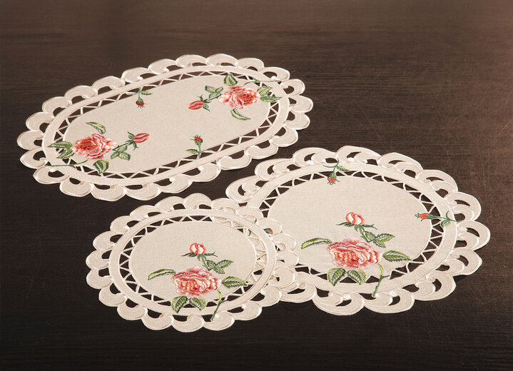 Heimtextilien - Tisch- und Raumdekoration mit Rosendessin, in Größe 101 (Läufer oval, 35x 70 cm) bis 404 (Kissenbezug, 40x 40 cm), in Farbe BUNT Ansicht 1