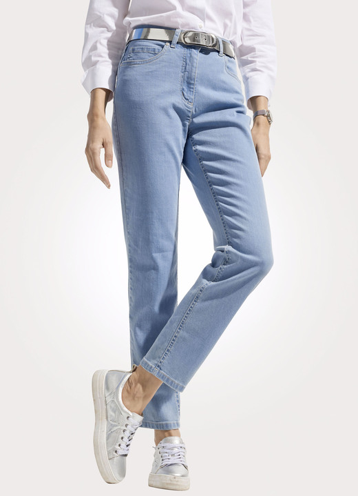 Hosen - Jeans in klassischer 5-Pocket-Form, in Größe 019 bis 052, in Farbe DUNKELBLAU Ansicht 6