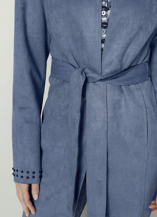 Blazer & Anzüge - Blazer mit Nietenzier an den Ärmelabschlüssen, in Größe 020 bis 052, in Farbe RAUCHBLAU Ansicht 3