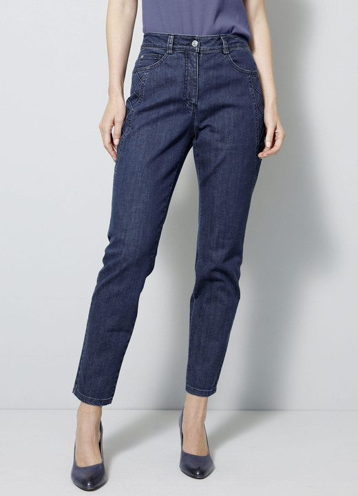 Hosen - Knöchellange Jeans in 5-Pocket-Form, in Größe 019 bis 052, in Farbe DUNKELBLAU Ansicht 3