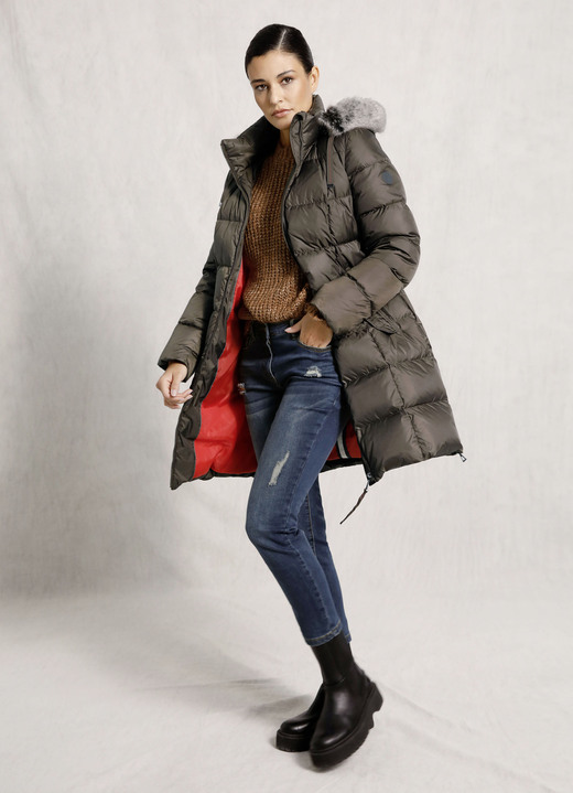 Jacken & Mäntel - Daunen-Kurzmantel mit abnehmbarer Kapuze, in Größe 020 bis 052, in Farbe TAUPE Ansicht 1