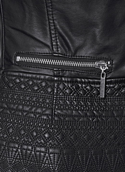 Lederimitatjacken - Blazer mit toniger Stickerei, in Größe 038 bis 052, in Farbe SCHWARZ Ansicht 3