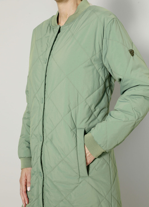 Lang - Kurzmantel mit Druckknöpfen an den Seitenschlitzen Ansicht 3 Lang - Kurzmantel mit Druckknöpfen an den Seitenschlitzen, in Größe 038 bis 052, in Farbe GRÜN Ansicht 3