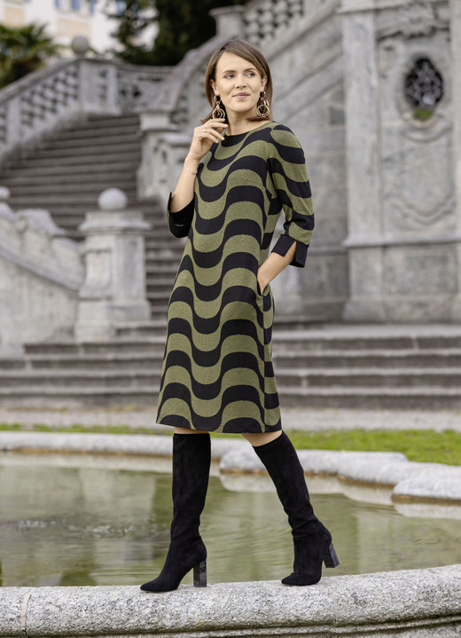 Strickkleider - Kleid in Schlupfform, in Größe 036 bis 052, in Farbe KHAKI-SCHWARZ