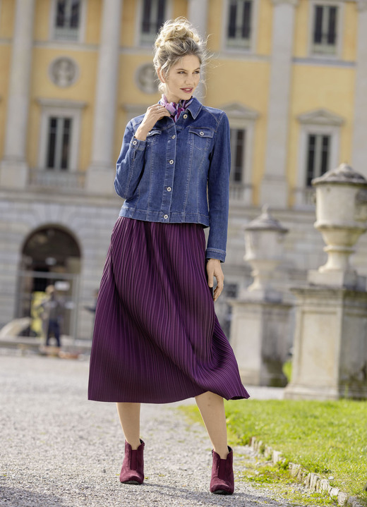 Kurz - Jacke mit Knopfleiste, in Größe 036 bis 048, in Farbe JEANSBLAU Ansicht 4