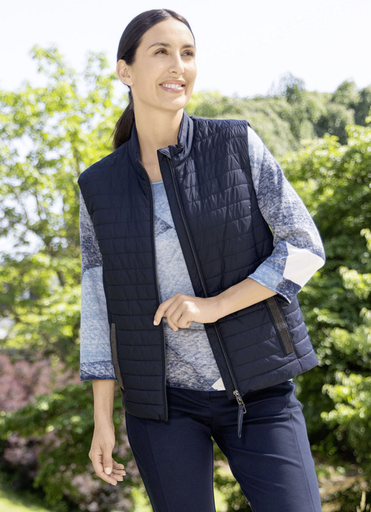 Kurz - Steppweste mit leichter Wattierung Kurz - Steppweste mit leichter Wattierung, in Größe 036 bis 052, in Farbe MARINE