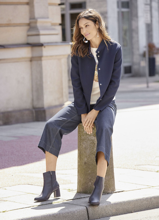 Kurz - Kurzjacke mit Stehkragen, in Größe 036 bis 048, in Farbe MARINE Ansicht 2