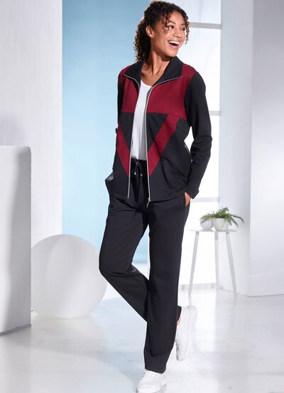 Freizeitanzug mit Nahttaschen 