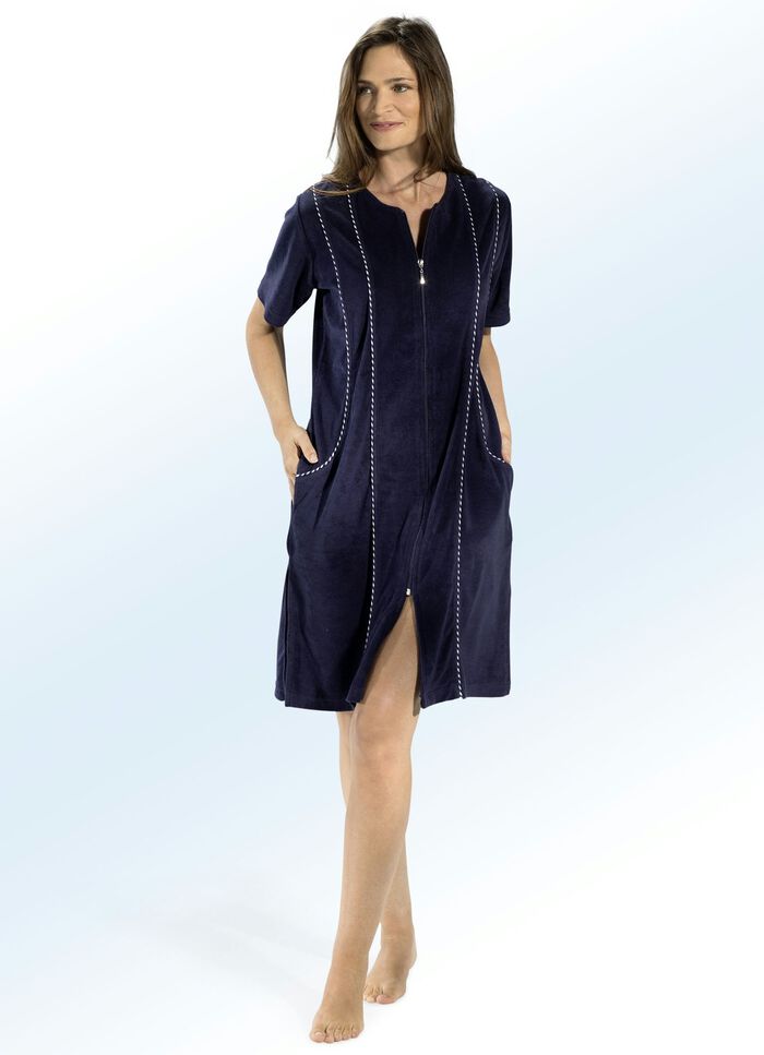 Hauskleid in Knie umspielender Form 