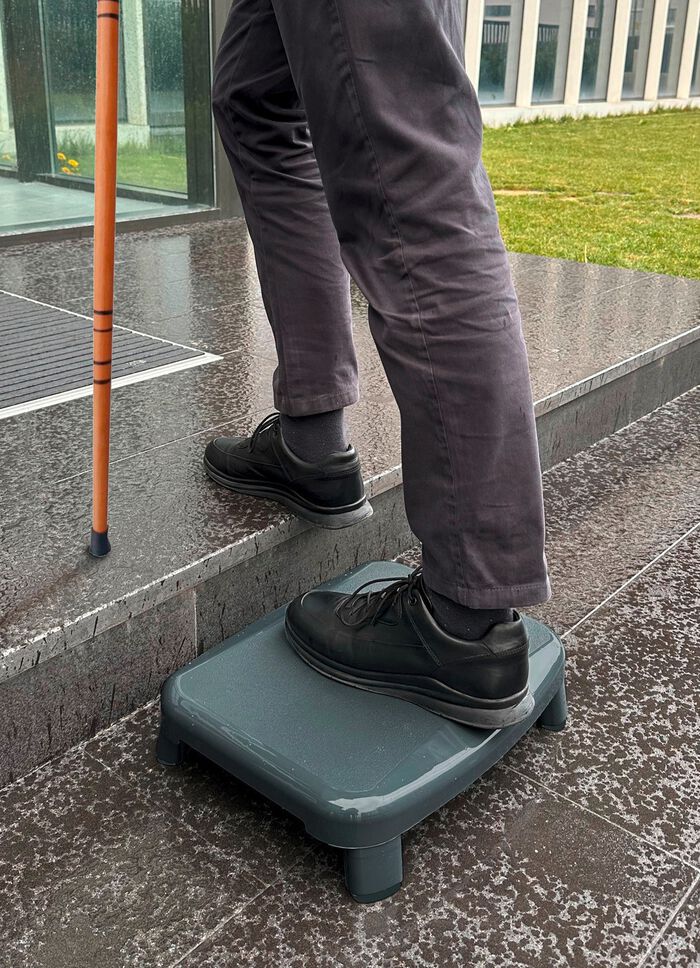 Dusch- und Badewannentritt zum bequemen und sicheren Einsteigen ANTHRAZIT