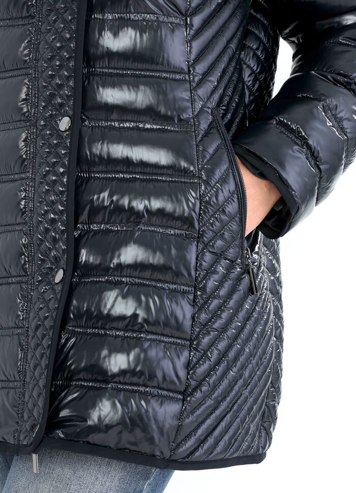 Jacke mit verschiedenen Steppvariationen 