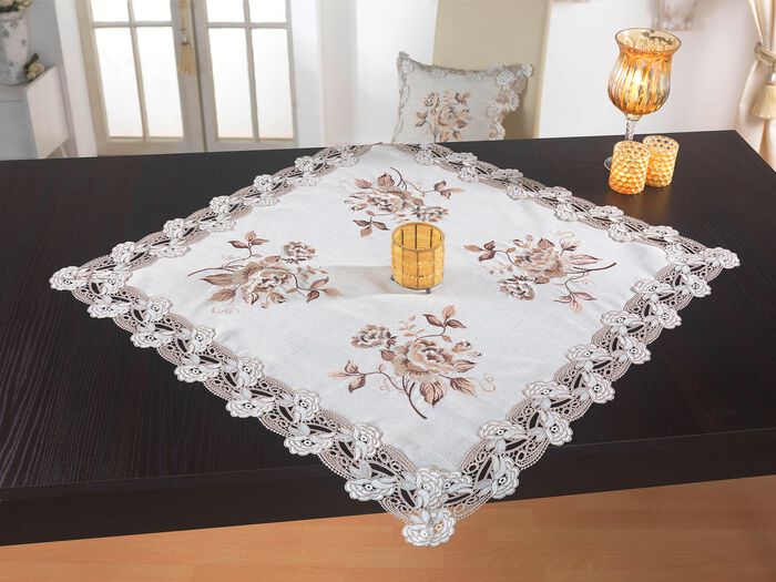 Tisch- und Raumdekoration mit Spitzenbord&uuml;re BEIGE