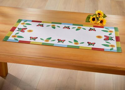 Bunte Tisch- und Raumdekoration 