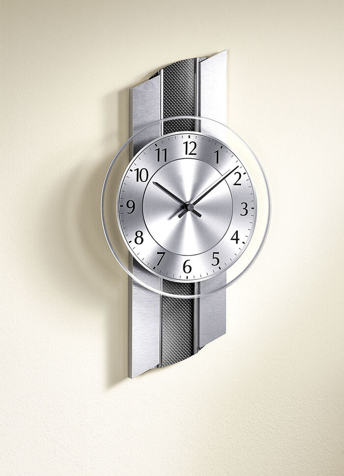 Wanduhr mit R&uuml;ckwand in Carbon-Optik 