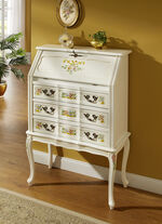 Teilmassive M&ouml;belserie mit kunstvollen Holzverzierungen WEISS