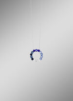 Anh&auml;nger mit synth. Zirkonia in Wei&szlig; und Blaut&ouml;nen 