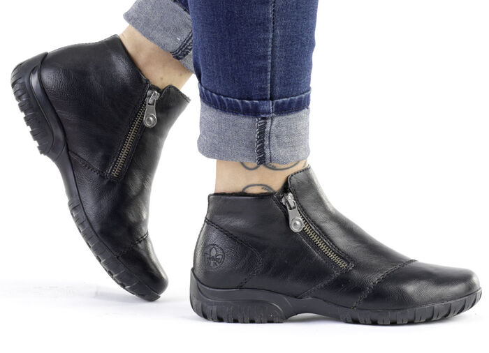 Rieker Bootie mit Ziersteppung SCHWARZ